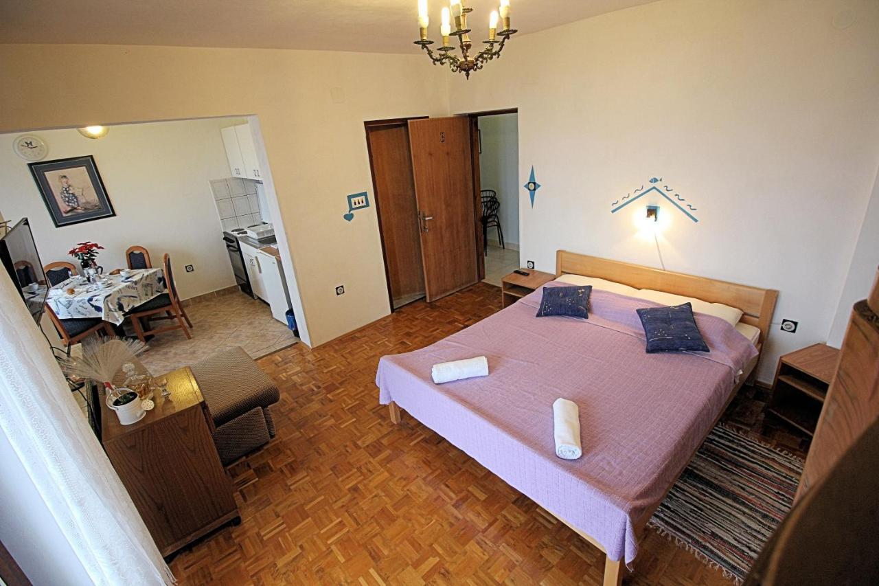 Guesthouse Marija Novi Vinodolski Buitenkant foto