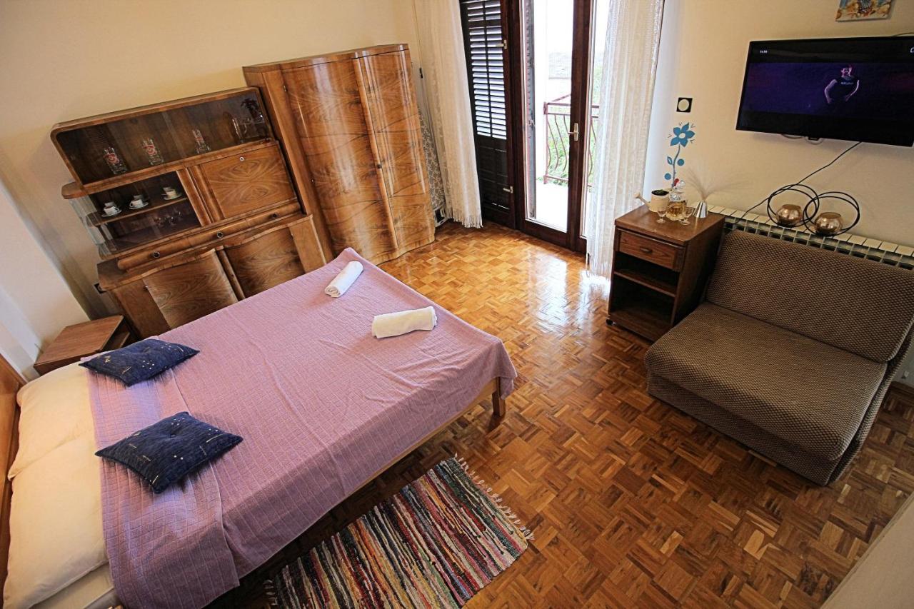 Guesthouse Marija Novi Vinodolski Buitenkant foto