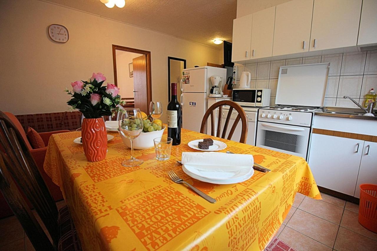 Guesthouse Marija Novi Vinodolski Buitenkant foto